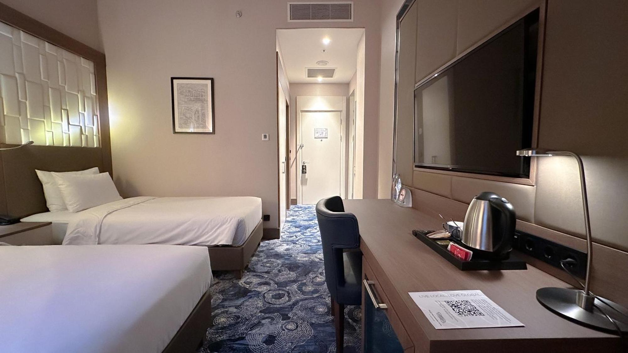 Tbilisi Philharmonic Hotel By Mercure Habitación foto